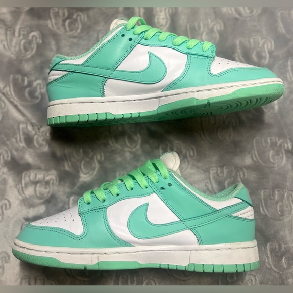 Nike dunk low Green Glow - Picture 2 of 4